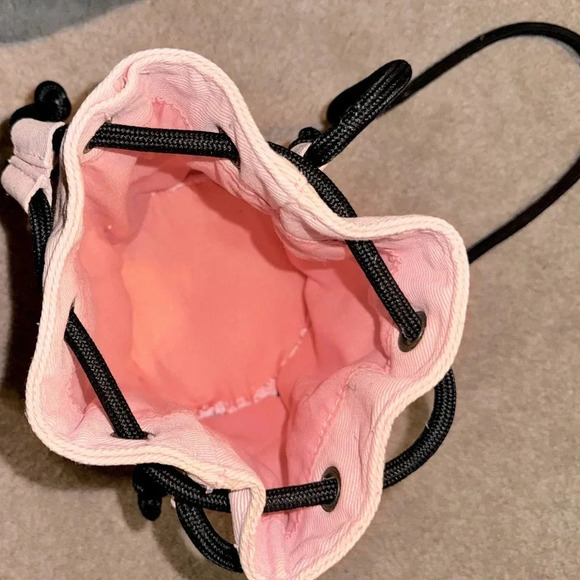 MINISO PINK AND BLACK CANVAS CROSSBODY DRAWSTRING BUCKET BAG SMALL - Picture 5 of 10
